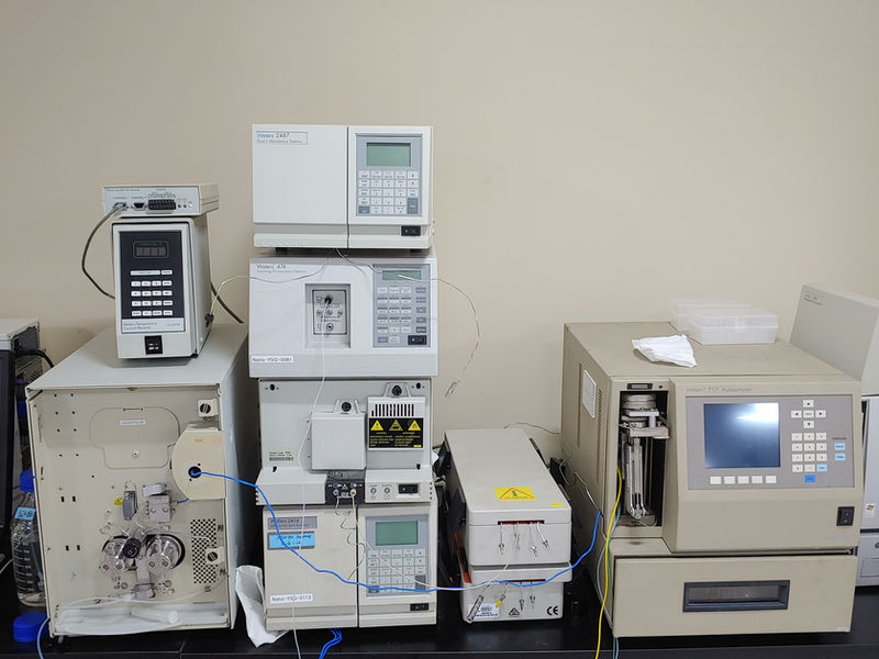 Modular HPLC bench