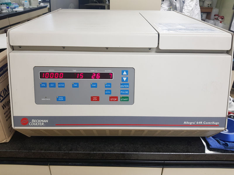 High-speed refrigerated centrifuge