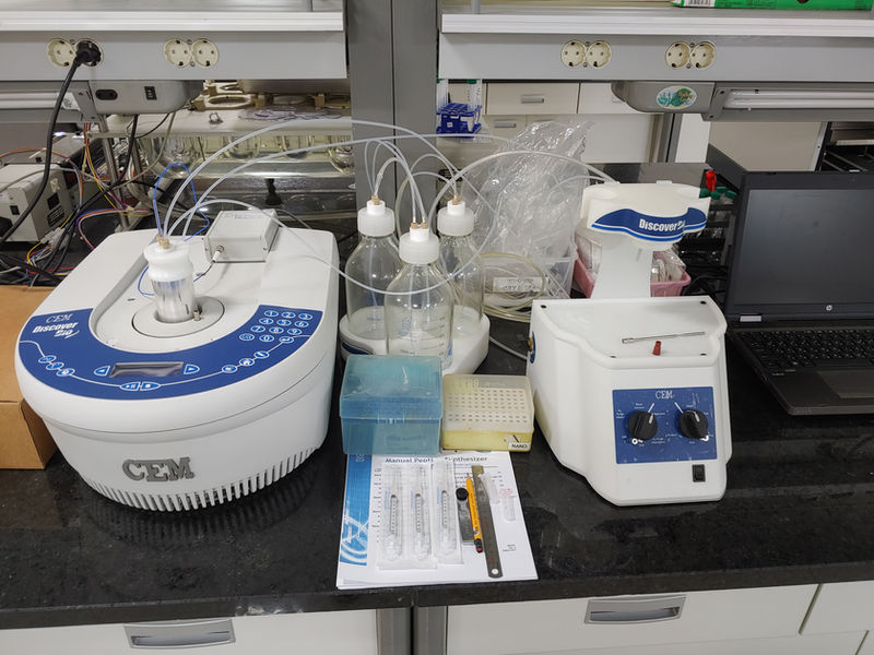 Microwave synthesis reactor